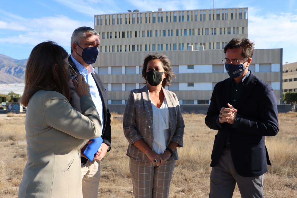 La viceconsejera de Salud destaca la apuesta del Gobierno andaluz por la mejora de las infraestructuras sanitarias en El Ejido