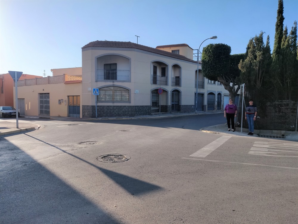 El PSOE de El Ejido pide una solución ante la inseguridad en el cruce de Camino del Ayudante con la calle Fernán González y la Avenida Príncipes de España