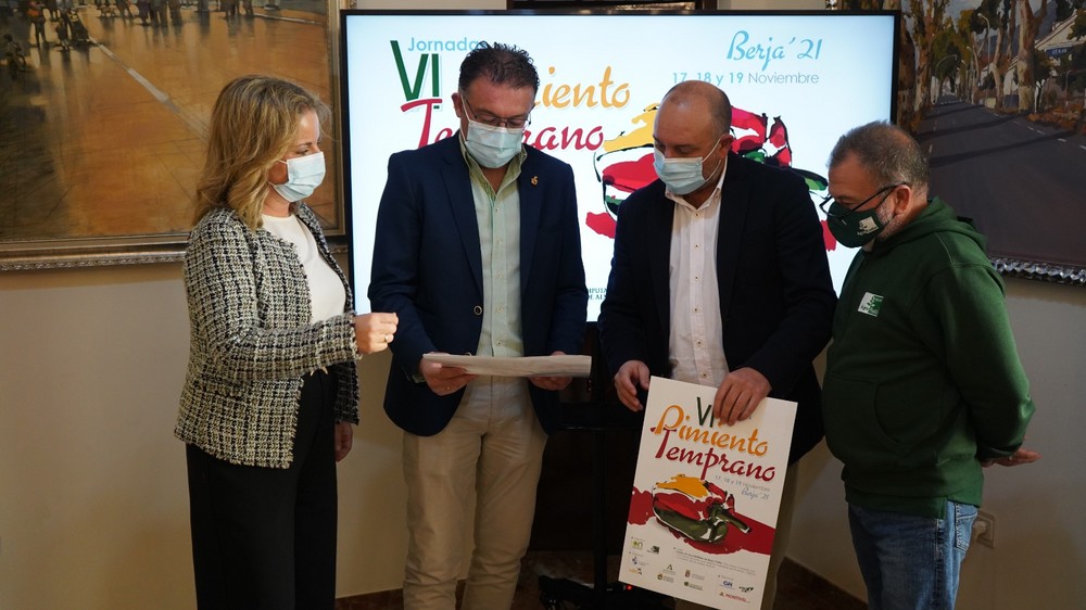Diputación y el Ayuntamiento de Berja reúnen al sector agrícola en las VI Jornadas del Pimiento Temprano