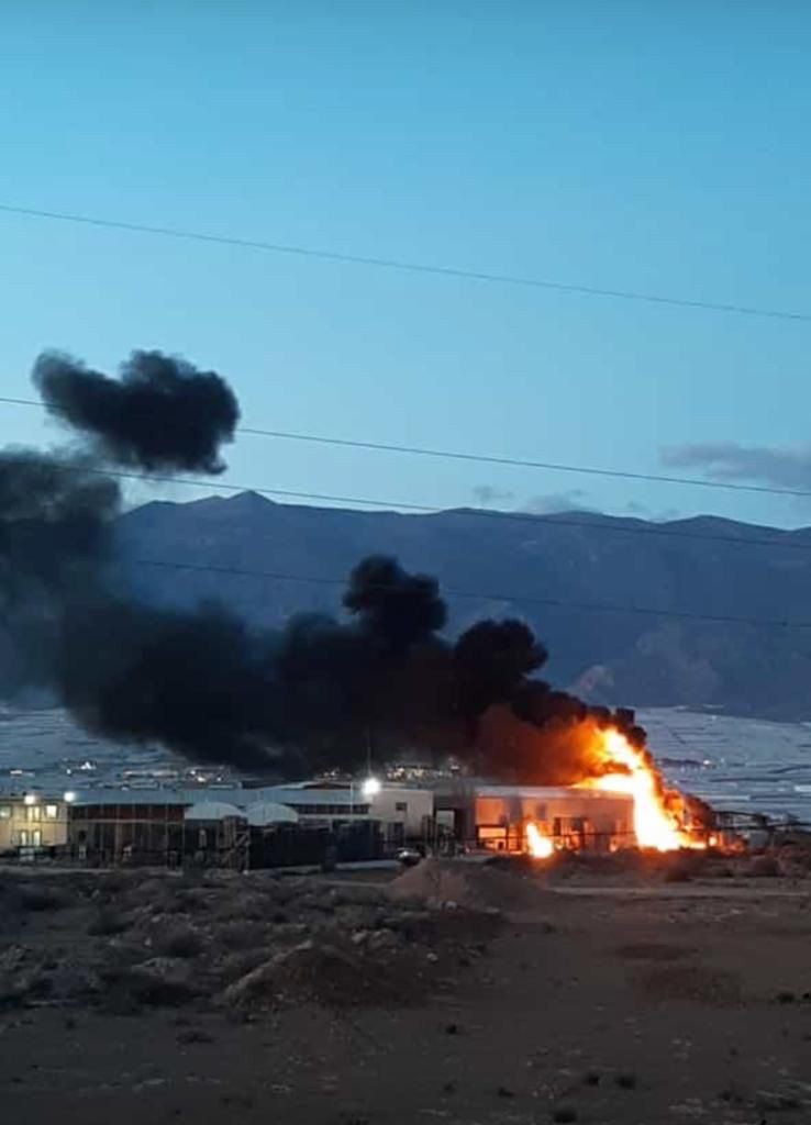 Declarado un incendio en las inmediaciones de un almacén agrícola en Las Norias de Daza
