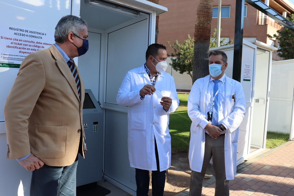 El Hospital de Poniente facilita el acceso a Consultas Externas a través de un nuevo sistema de gestión de citas