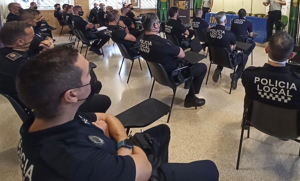 Policía Local recibe formación especializada sobre la normativa en materia de ruidos y las mediciones en vía pública e interior de viviendas y establecimientos