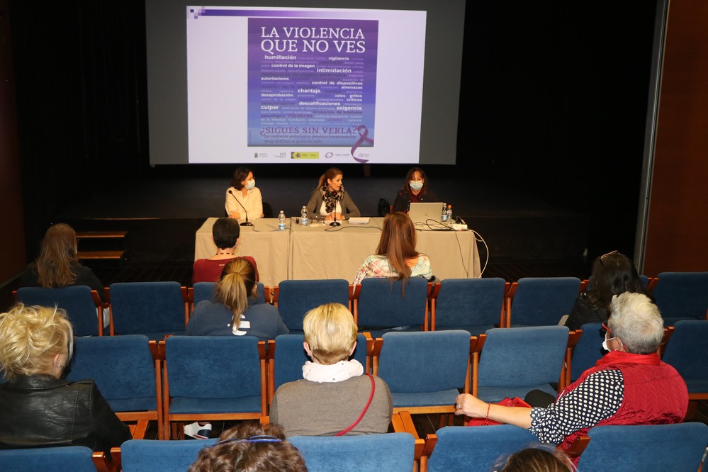 Profesionales participan en El Ejido en un curso sobre la ‘Detección y actuación de los Profesionales de Ayuda a Domicilio ante la Violencia de Género’