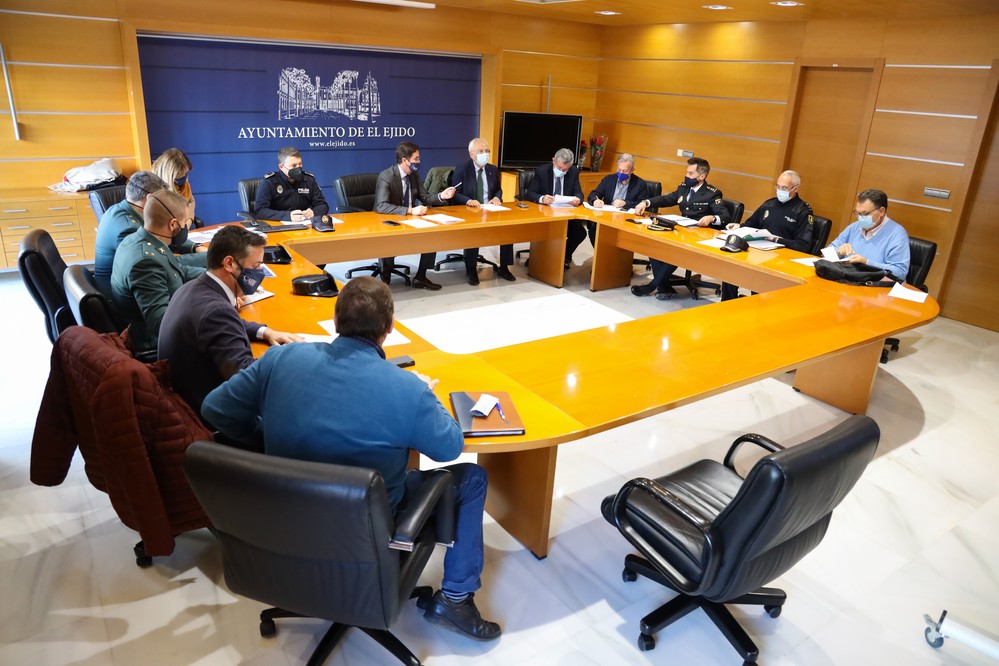 El Ejido coordina un Plan Especial de Seguridad para el buen desarrollo de todas las actividades de Navidad