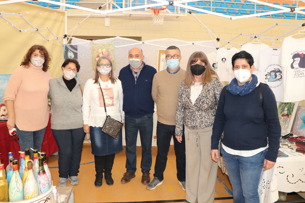 Las Norias celebra con éxito este domingo un mercadillo navideño con participación de colectivos sociales y culturales