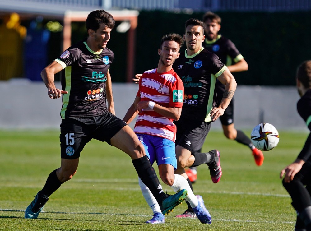 El Polideportivo El Ejido, al ritmo de Sergio Pérez, sigue con paso firme