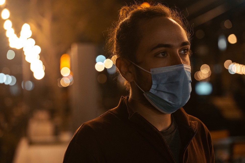 ​El Gobierno acuerda que la mascarilla vuelva a ser obligatoria en exteriores desde hoy 24 de diciembre