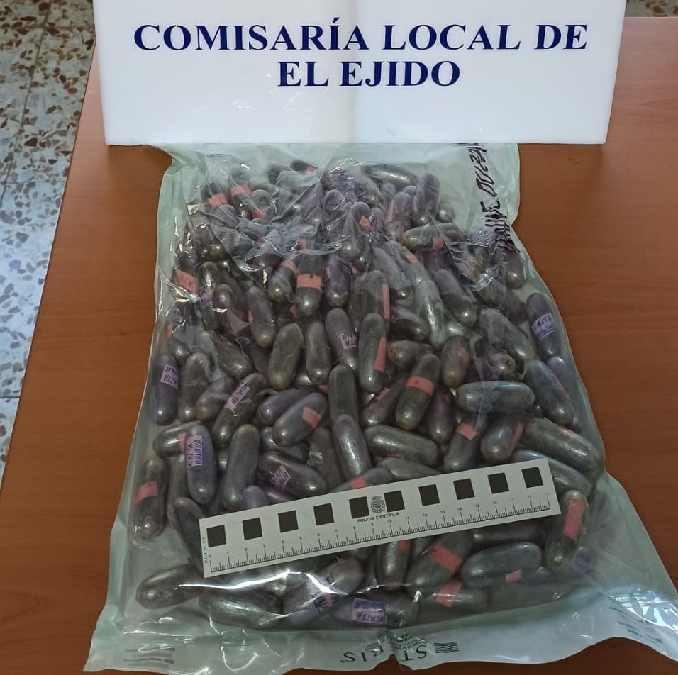 Detienen a un 'mulero' con 150 bellotas de hachís ocultas en su intestino