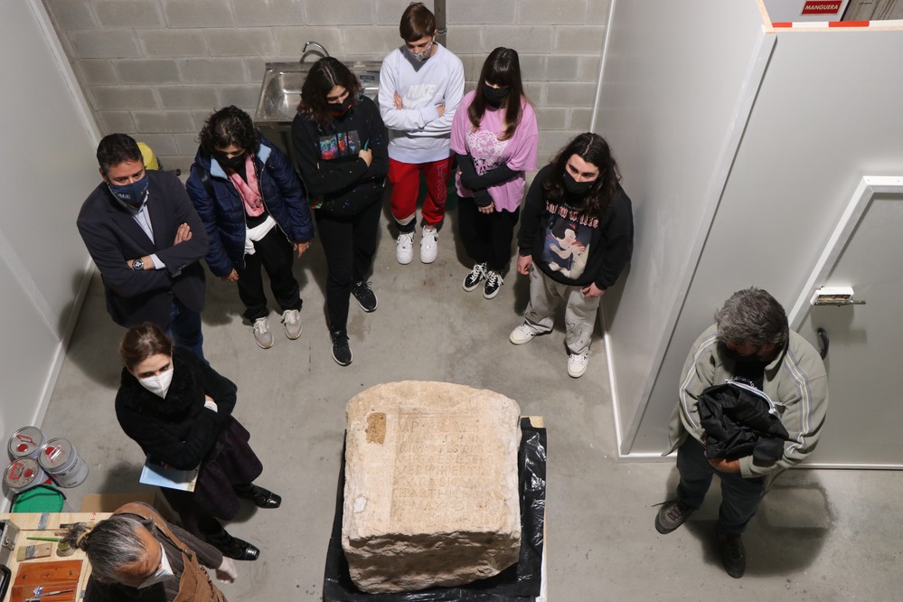 Los escolares de El Ejido conocerán el proceso de restauración del pedestal de Caracalla