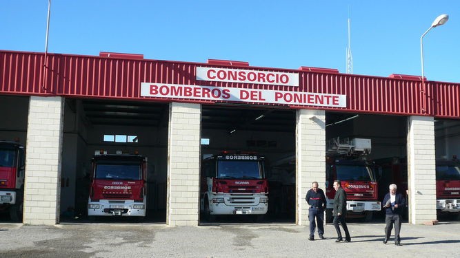 Una estufa provoca un incendio con cuatro heridos esta madrugada en Berja