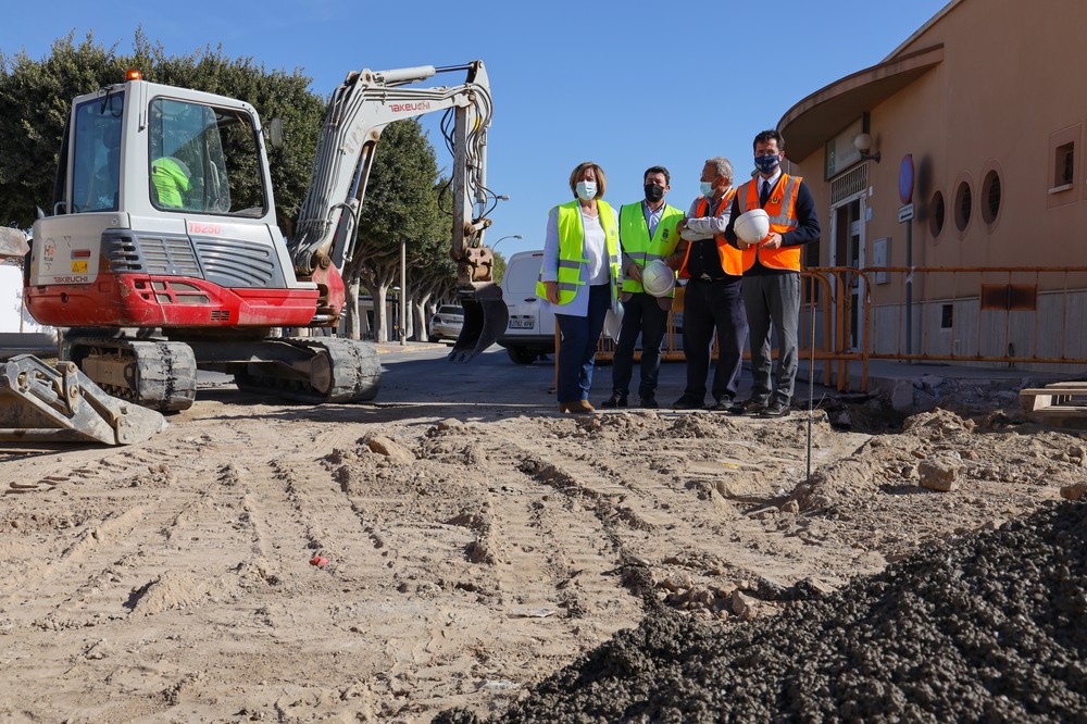 Concluyen las obras de mejora y remodelación de la calle Escobar en el núcleo de Matagorda