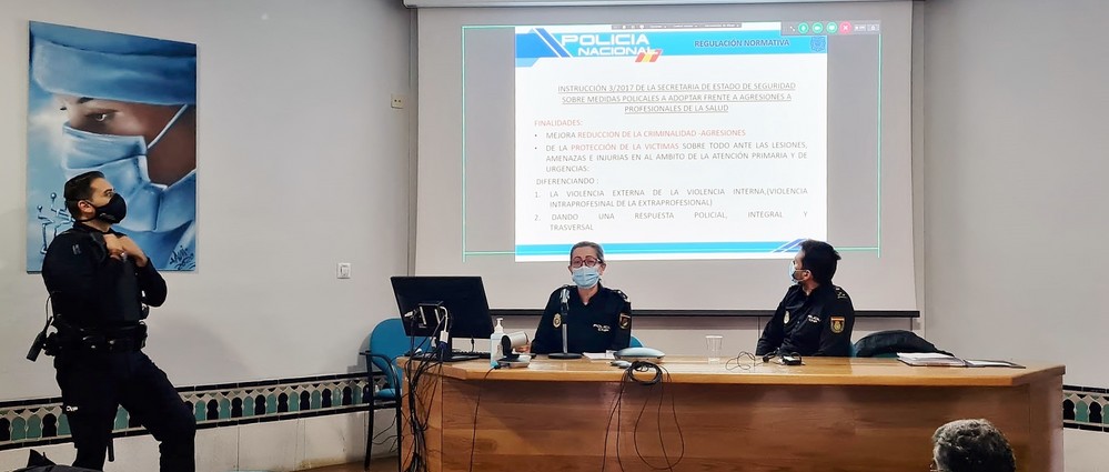 El Hospital de Poniente forma a sus profesionales en prevención de agresiones en el ámbito sanitario