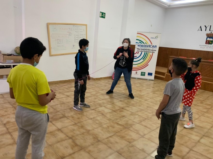 El Centro Social Antonio Machado de Vícar inicia un programa para menores en riesgo