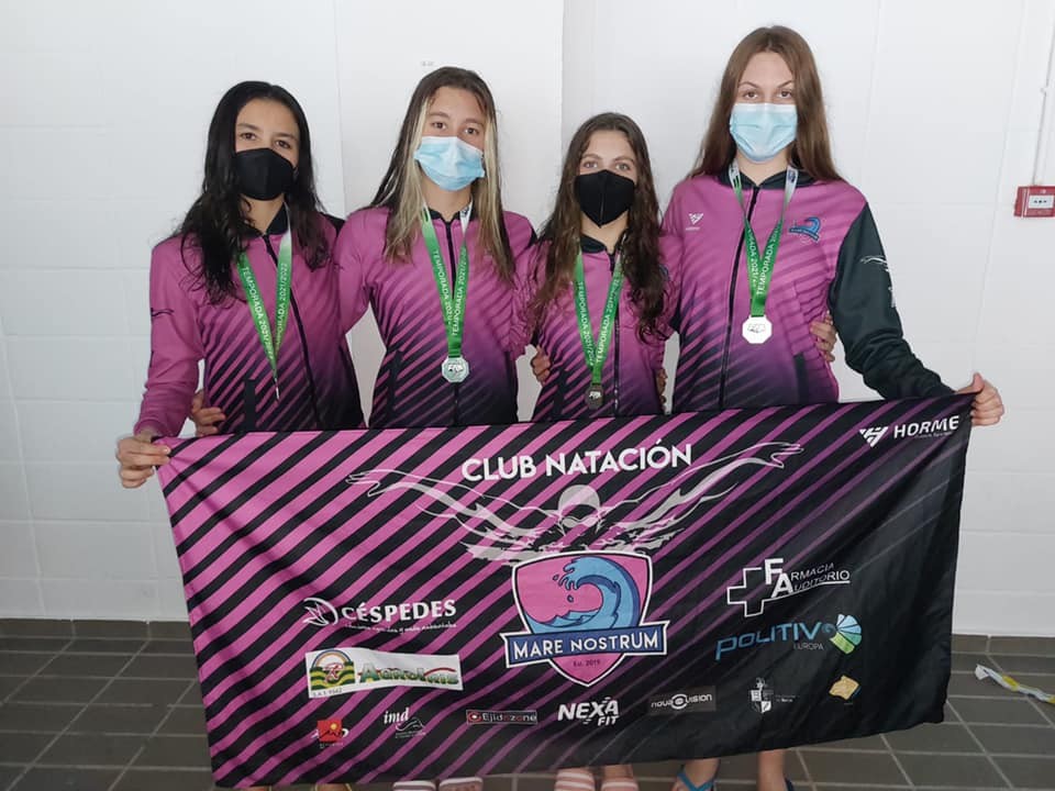 Mare Nostrum gana diez medallas en el Campeonato de Andalucía de invierno de natación
