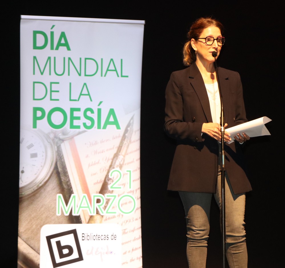 La Red Municipal de Bibliotecas acerca a los escolares ejidenses la literatura en verso con un recital por el Día Mundial de la Poesía