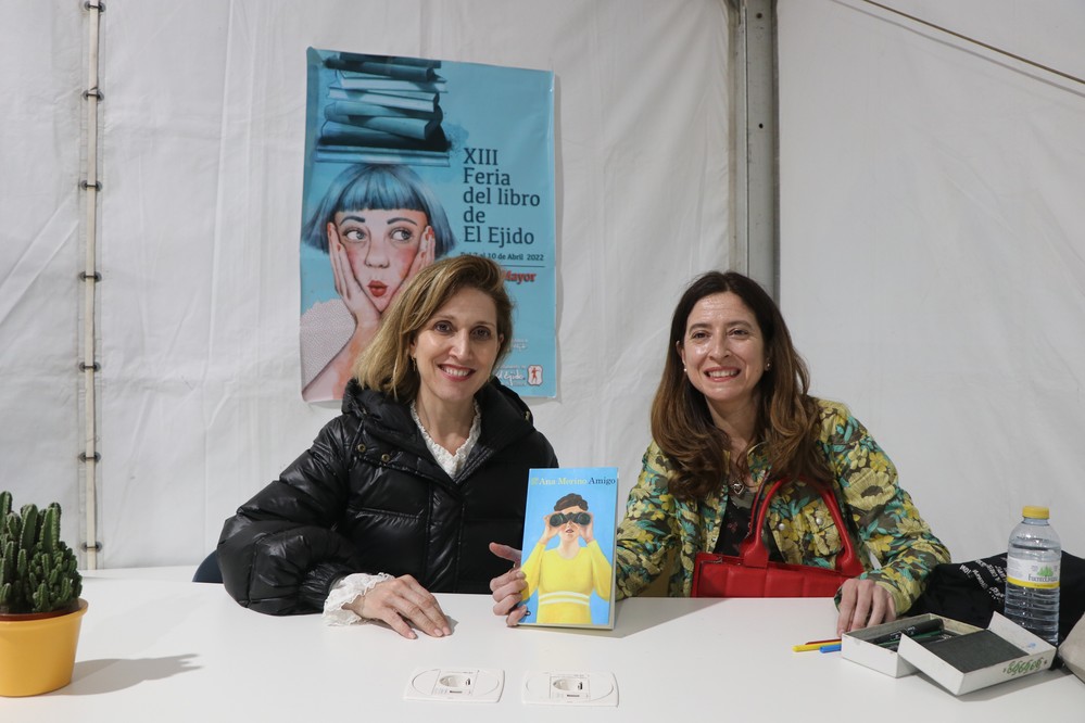 Ana Merino inaugura los encuentros literarios de la XIII Feria del Libro de El Ejido con su obra ‘Amigo’