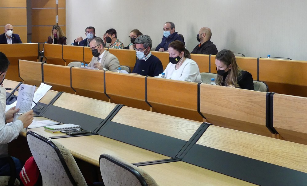 El PP y el PSOE se niegan a la elaboración de un informe sobre la municipalización del servicio de limpieza de edificios públicos de El Ejido