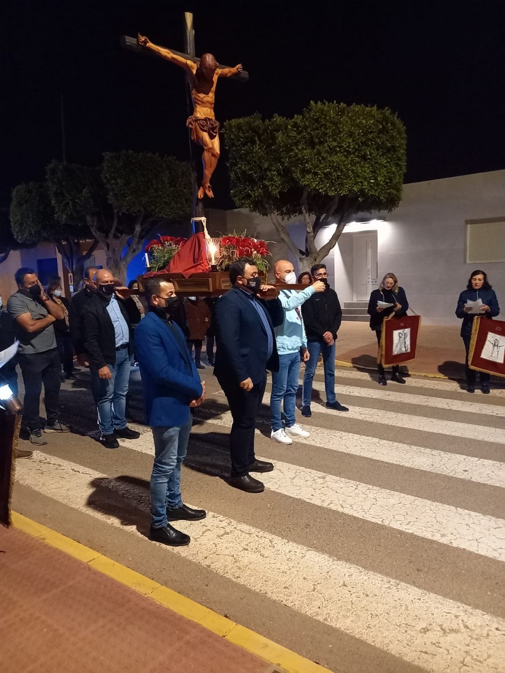 San Agustín celebra su Viacrucis penitencial con la Santa Cruz