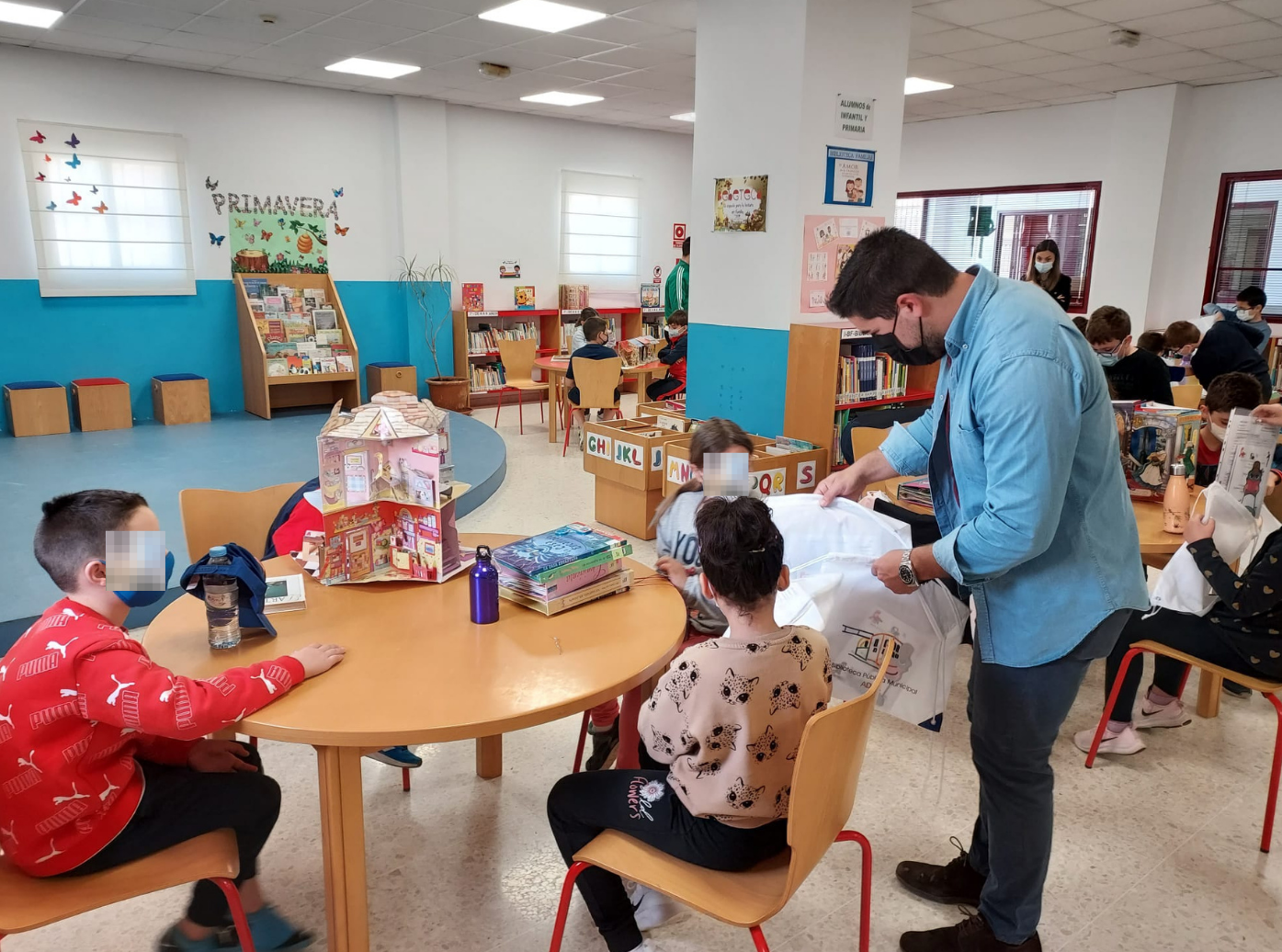 El Ayuntamiento de Adra celebra el Día Internacional del Libro con actividades para todas las edades