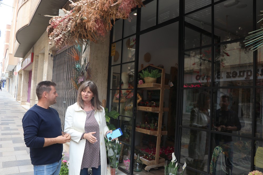 El comercio ‘Arte Floral Sergio Berenguel’ gana el II Concurso de escaparates de San Marcos