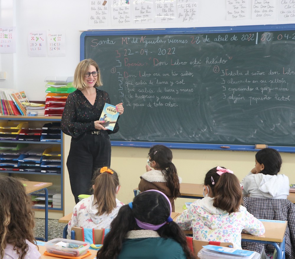 El CEIP Santa María del Águila celebra el Día del Libro con lectura de obras de Julio Verne