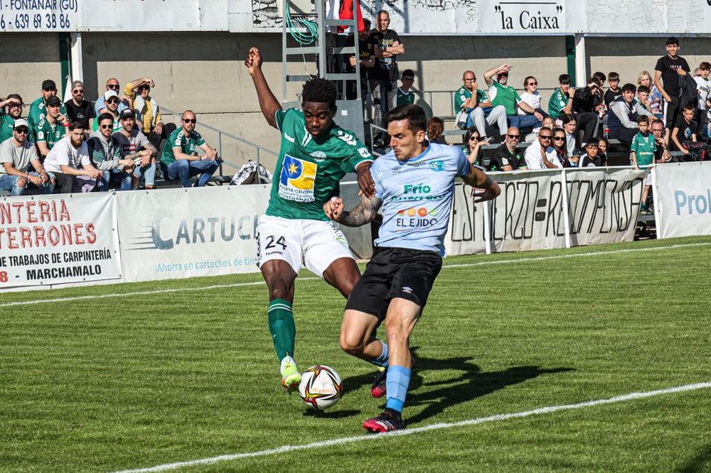El Polideportivo El Ejido cede en Marchamalo un partido que ganaba