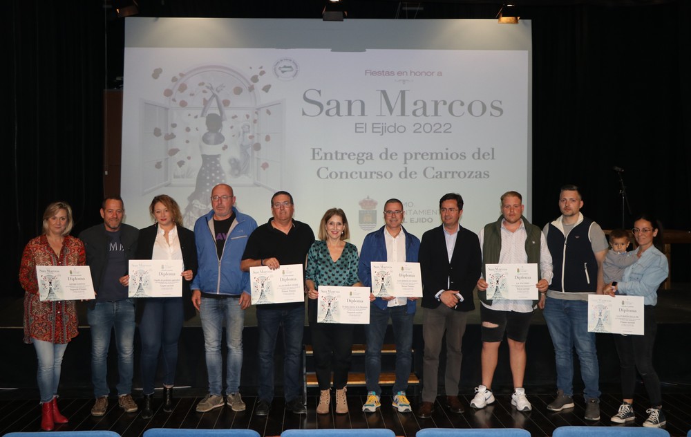 Los ganadores del Concurso de Carrozas de San Marcos 2022 reciben sus premios