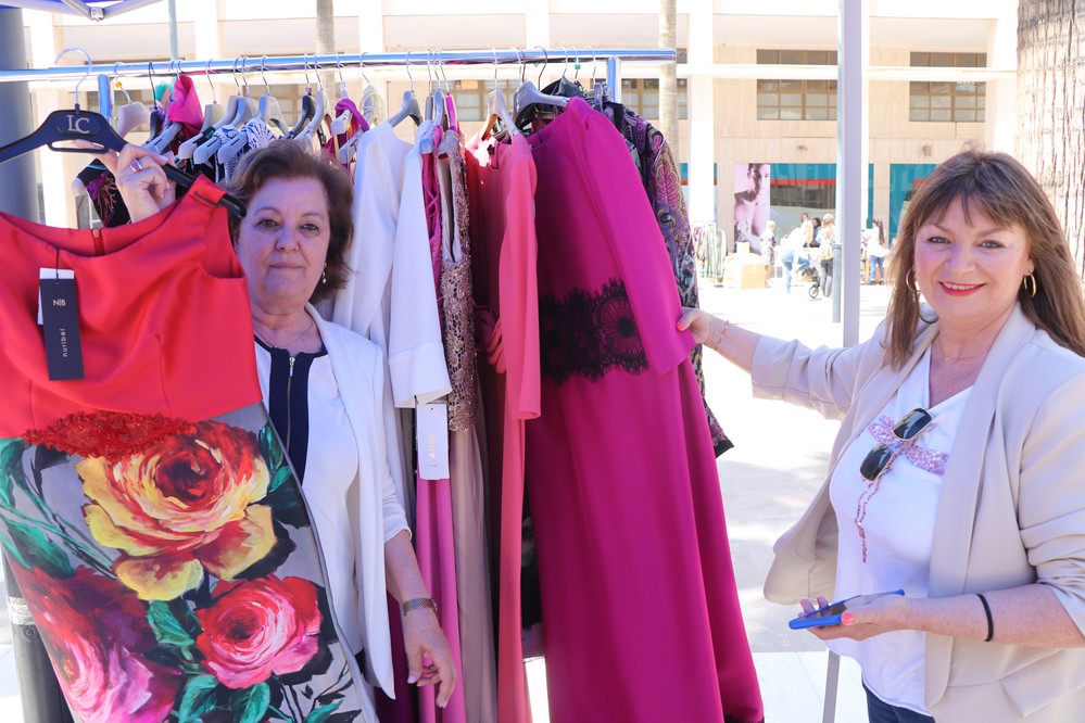 ‘Mercastock’ lleva a la Plaza Mayor miles de artículos del comercio local a los mejores precios