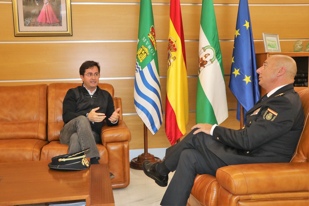 El alcalde ejidense transmite sus mejores deseos a Rafael Madrona en su nuevo cargo de consejero de interior de la Embajada de España en Cuba