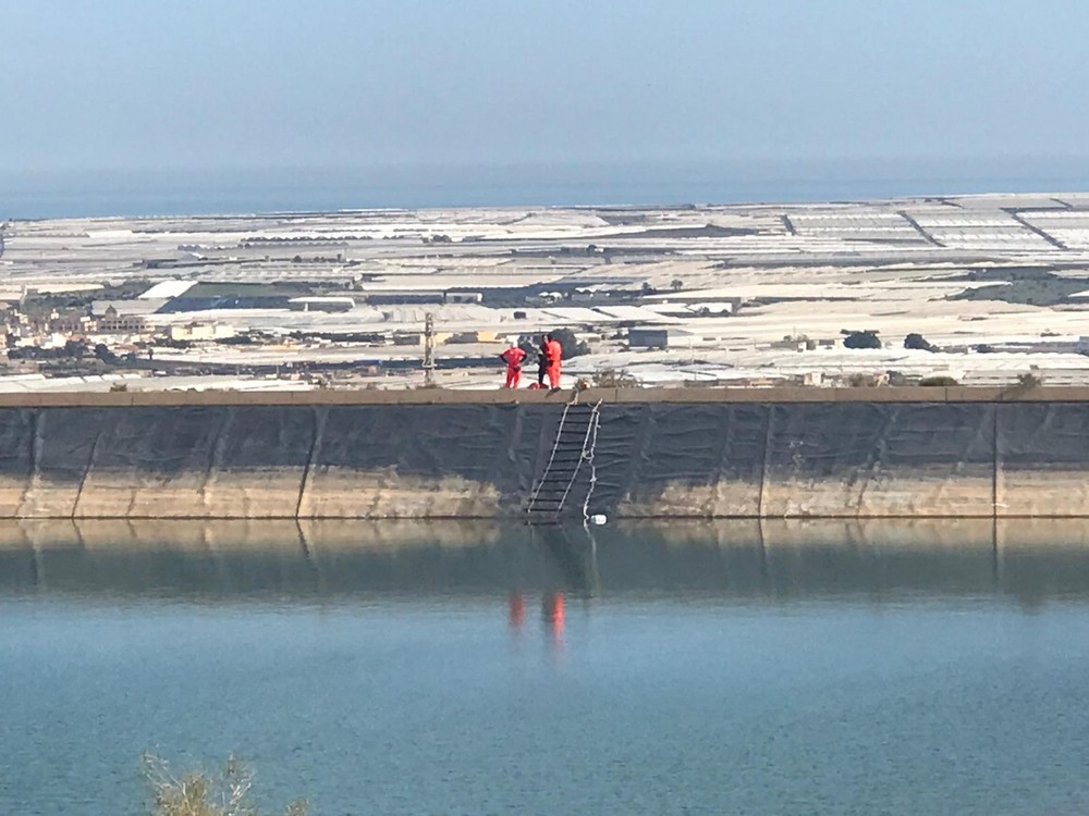 Rescatan el cuerpo sin vida de un menor en una balsa de Santa María del Águila