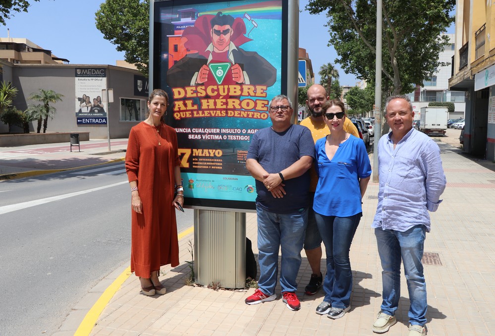 El Ejido se suma al Día Internacional contra la homofobia, transfobia y bifobia con el lema ‘Descubre al héroe que llevas dentro’