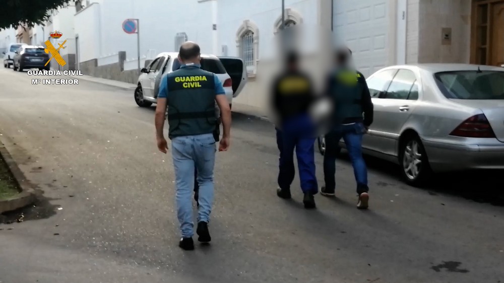 La Guardia Civil detiene a un hombre en Berja por cometer más de 40 delitos de abusos sexuales a menores