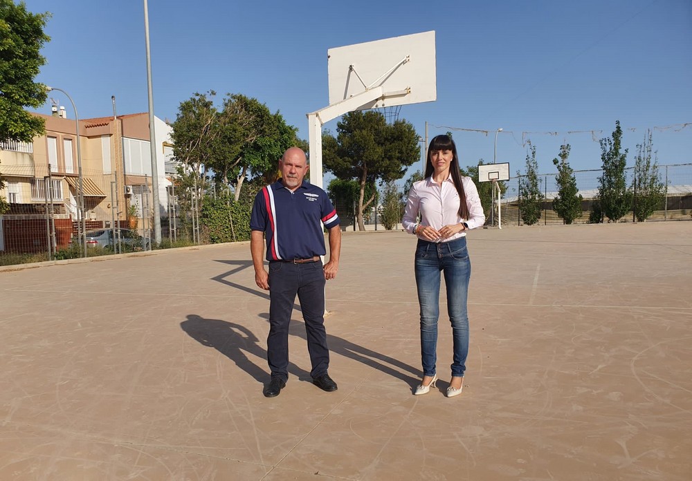 VOX El Ejido exige al Ayuntamiento la reforma urgente de la pista polideportiva de Pampanico