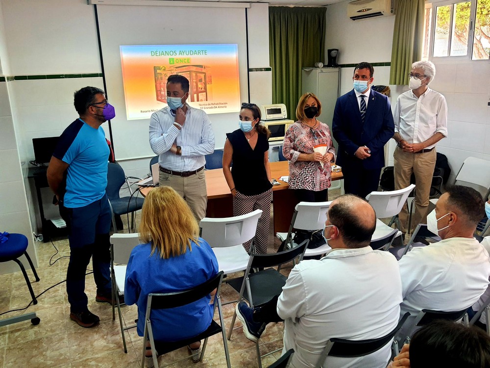 Sanitarios del Distrito Poniente se forman en la atención a personas con discapacidad visual