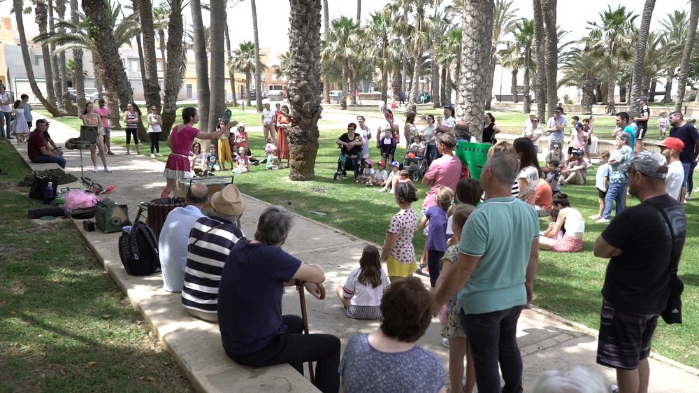 El Festival de Teatro recorre los núcleos de población con espectáculos gratuitos de circo, comedia y magia