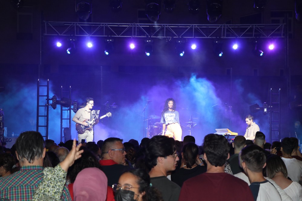 El Ejido dinamiza su oferta comercial, de servicios y gastronómica con una ‘Noche en Blanco’ repleta de diversión, música y originalidad