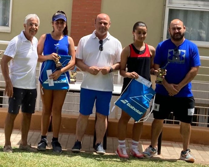 El Open Ciudad de Adra recibe a cerca de un centenar de participantes en el Club de Tenis abderitano