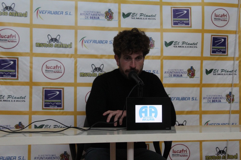 Rober Gutiérrez no continuará la próxima temporada al frente del Berja CF