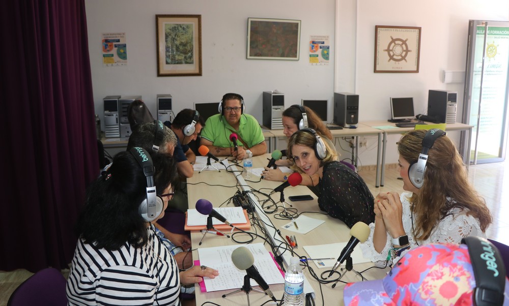 Los usuarios de ‘El Timón’ despiden la temporada del programa ‘Remolinos de Quijotes’ de Radio Ejido con una entrega de diplomas a los participantes