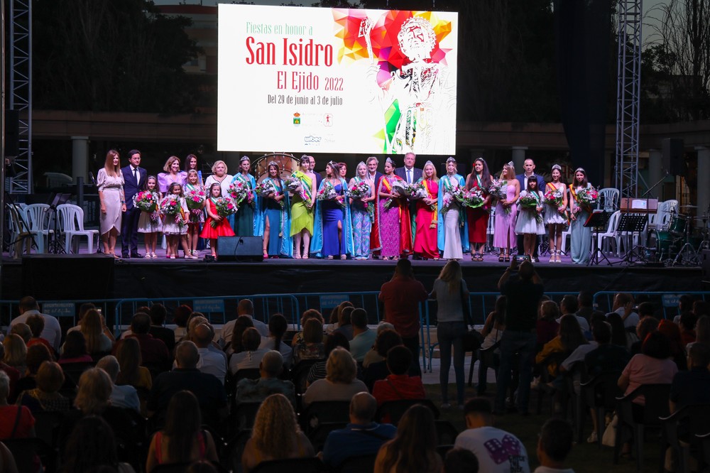 El Ejido arranca las Fiestas Patronales en honor a San Isidro Labrador con el pregón y la tradicional ‘Batalla de las Flores’