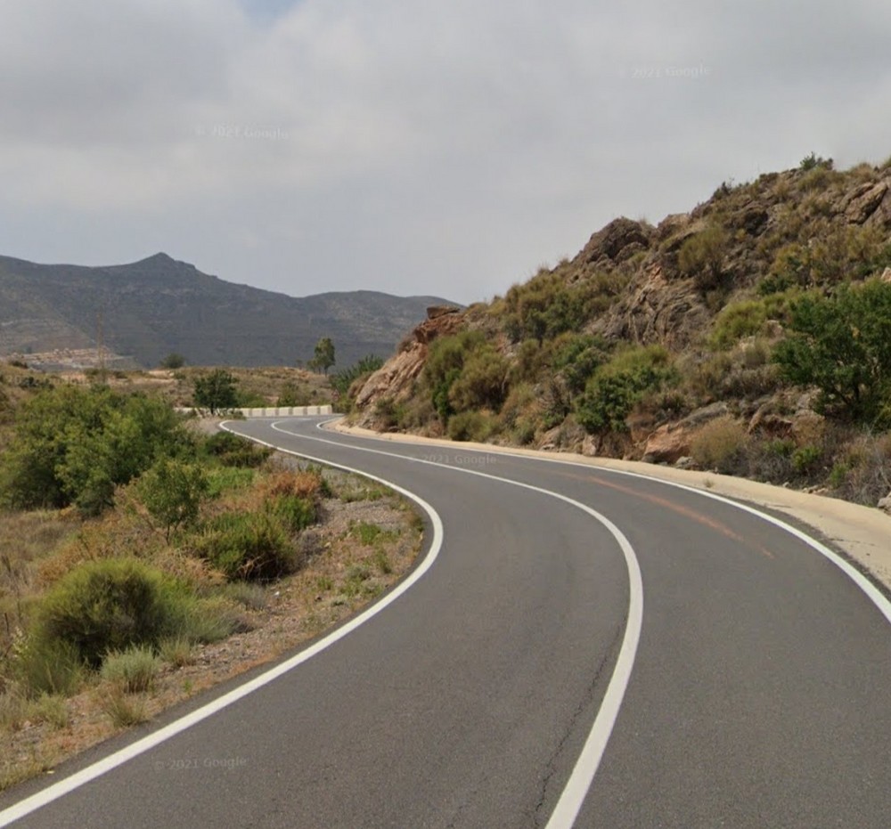 Un ciclista herido en un accidente en La Envía