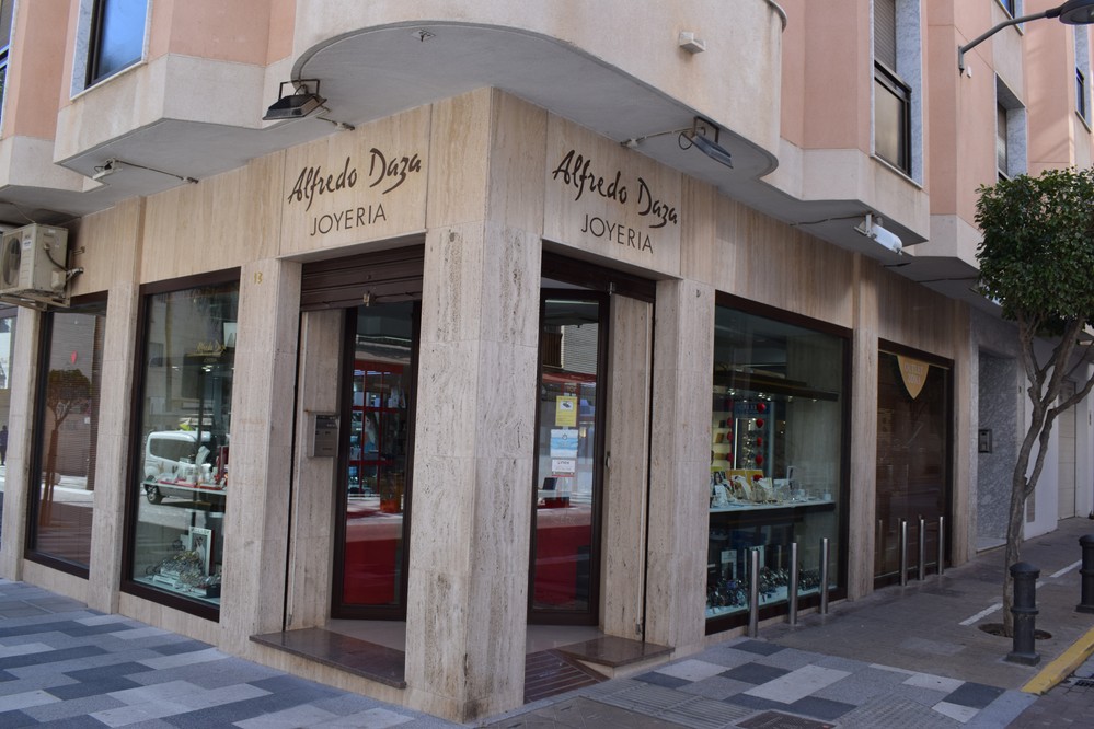 Joyería Alfredo Daza, la mayor oferta en alianzas del Poniente almeriense