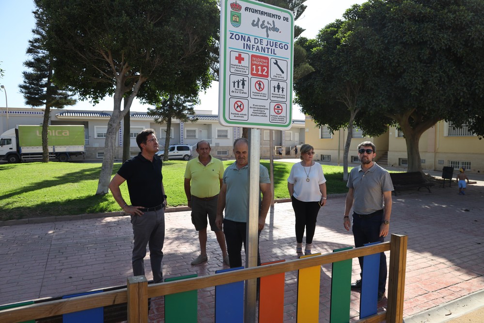 Nueva zona de juegos infantiles en la Plaza Amura de Balerma