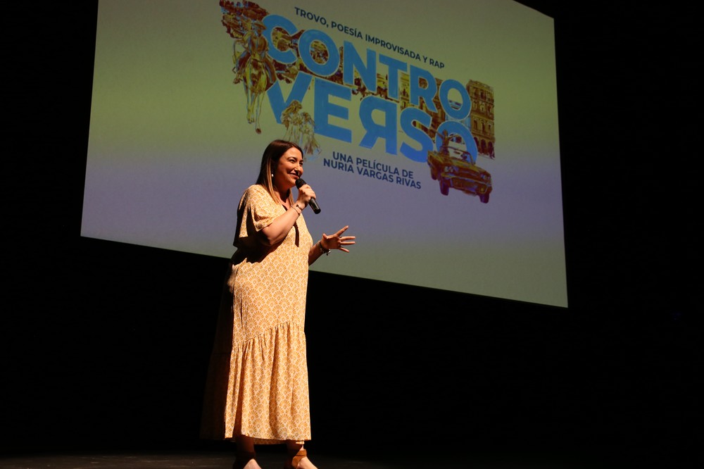 El Cine de Verano promociona la película ‘Controverso’ de la ejidense Nuria Vargas