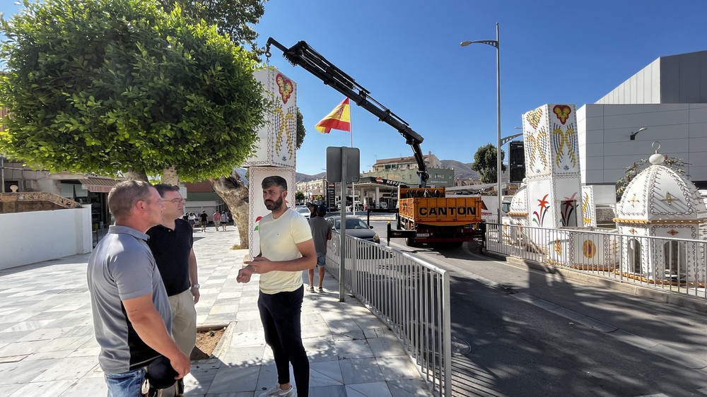 Últimos preparativos para la Feria de Berja
