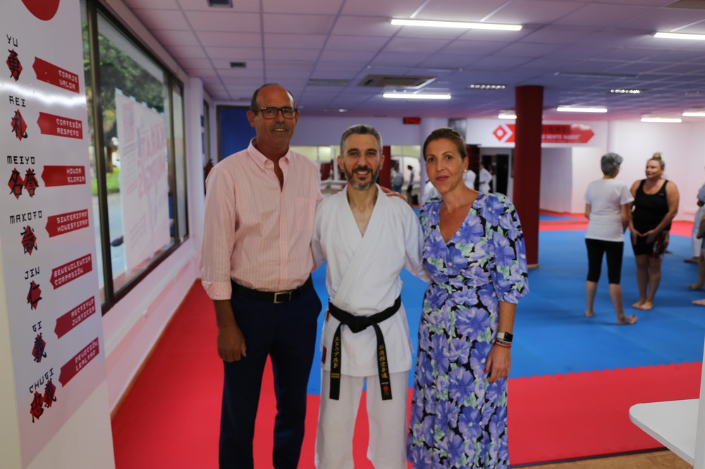 La edil de Deportes ejidense visita el Club Deportivo Karate Murgis
