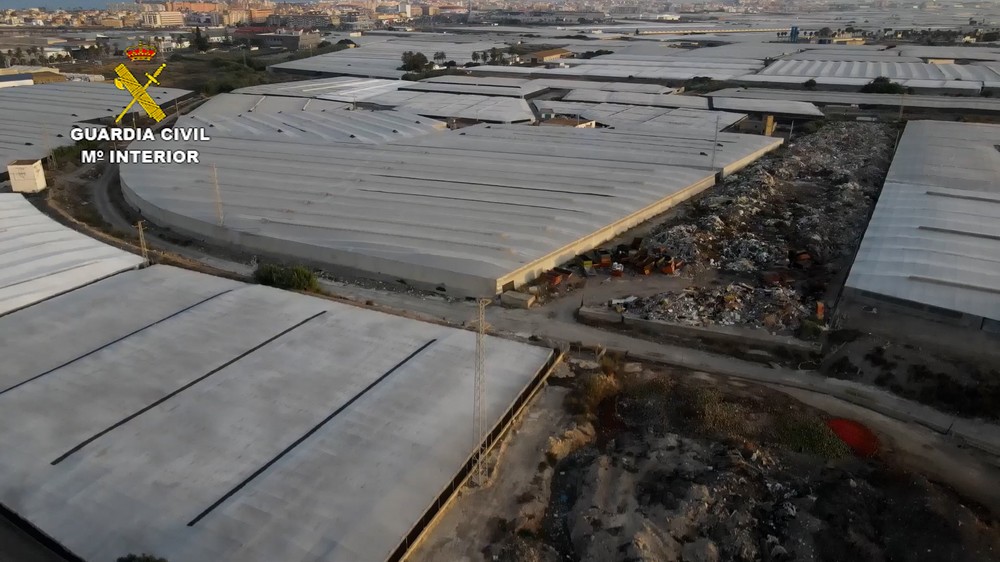 Investigan a una empresa por realizar vertidos ilegales en la zona de Roquetas de Mar