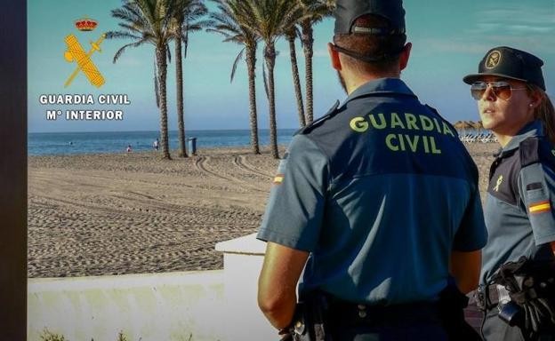 Dos detenidas en Roquetas de Mar por un delito de robo con violencia