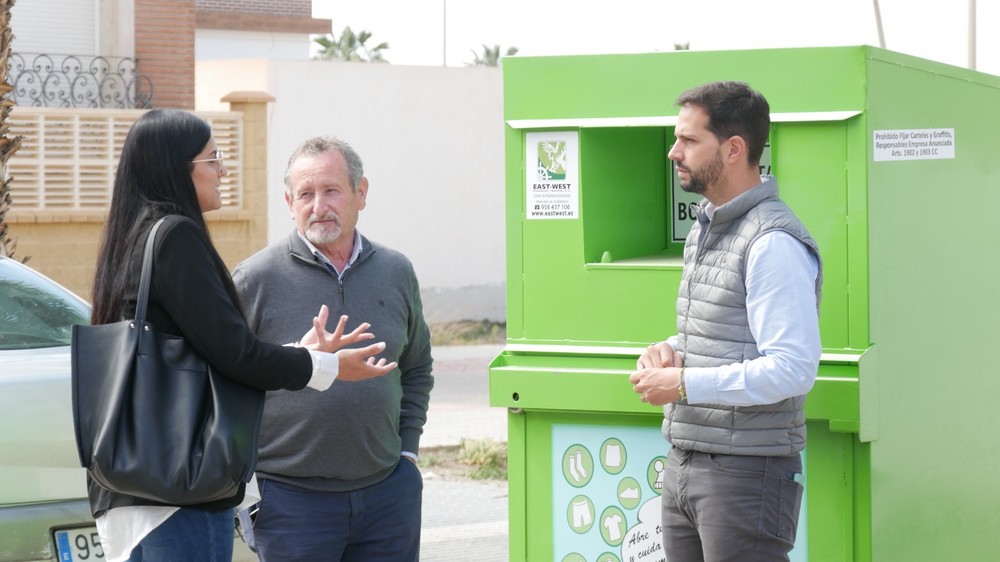Adra recicla más de 16.500 kilos de textil en lo que va de año, superando ya la cifra total de 2021