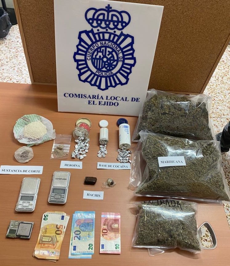 Desmantelan un 'supermercado de la droga' en El Ejido